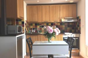 T3 de standing avec grande terrasse vue colline