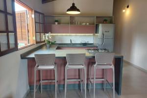 Sapeca - Novo Flat c Piscina, 50mts da praia, churrasqueira privativa, ar con, wi-fi, netflix, garagem