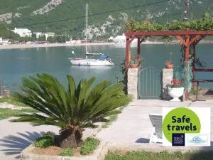 Apartments Zec - Čanj