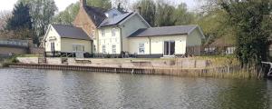 Cottage - Sleeps 3 Parking & Fishing