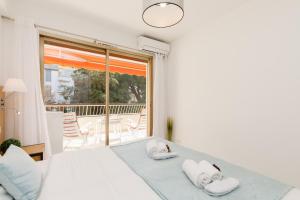 All Blue YourHostHelper