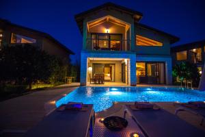 Volans Suites Villas