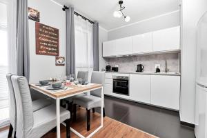 Apartment Wroclaw Sikorskiego with FREE GARAGE by Renters Prestige