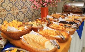 Golden Dolphin Exepress-Caldas