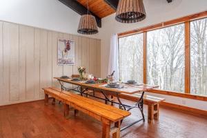The Moose Lodge, Hot Tub and Sauna, by Property Valet