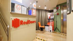 RedDoorz at Hotel Rosemarie