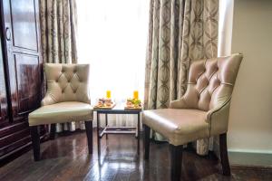 New England Guest House by Ilawu