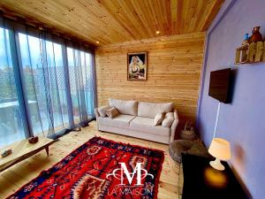 LA MAISON - Your Home for 4 Seasons