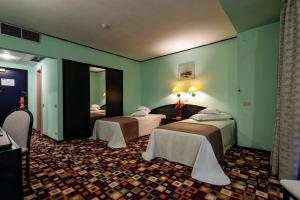 Standard Twin Room room in Hotel Mara