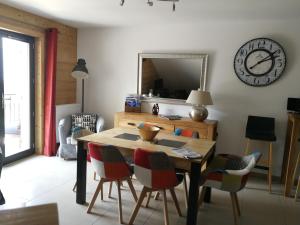 Appartements Le Balcon des Aravis : photos des chambres