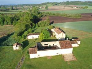 Maisons de vacances Charming holiday home in Aquitaine with Swimming Pool : photos des chambres