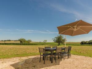 Maisons de vacances Charming holiday home in Aquitaine with Swimming Pool : photos des chambres