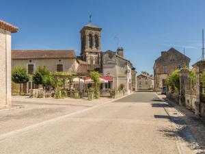 Maisons de vacances Charming holiday home in Aquitaine with Swimming Pool : photos des chambres