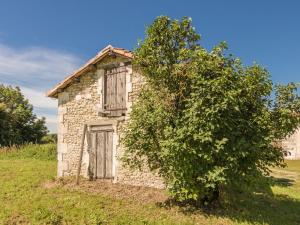 Maisons de vacances Charming holiday home in Aquitaine with Swimming Pool : photos des chambres