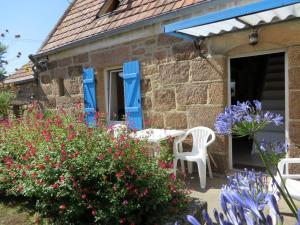 Maison bretonne avec jardin, au coeur de Ploumanac h en PERROS-GUIREC - Réf 343