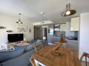 Appartements Cote Plage pied dans l'eau vue mer : photos des chambres