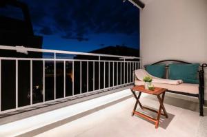 Kailani Luxury Central 3 Bedroom, 3 Bathroom Apartment With a Sunny Balcony 