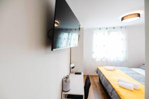 Kailani Luxury Central 3 Bedroom, 3 Bathroom Apartment With a Sunny Balcony