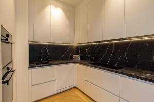 QUAI PROMENADE Brand-new! In front of the sea next to the old town