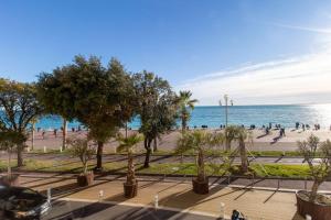 QUAI PROMENADE Brand-new! In front of the sea next to the old town