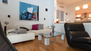 Villa Aylin 5-bed next to the sea 