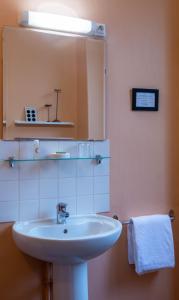 Hotels Hotel Auberge des Remparts : Chambre Lit King-Size Standard