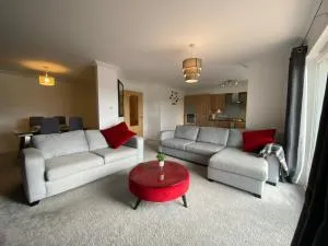 The Duplex Nairn- Spacious 3 Bedroom with sunny balcony - Auldearn