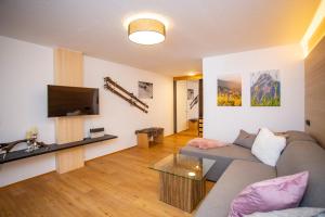 Two-Bedroom Apartment with Balcony room in Casa Capricorno