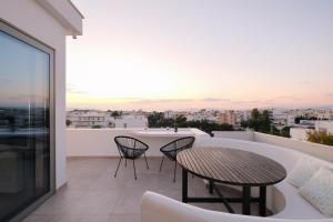 Amazing Suite at Glyfada with sea view & jacuzzi