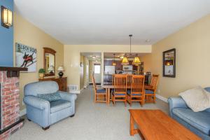 2 Bedroom Rivergrass with a View