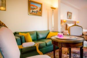 Hotels Hotel Spa - Au Charme Rabelaisien : photos des chambres