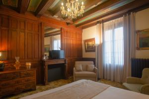 Hotels Hotel Spa - Au Charme Rabelaisien : photos des chambres