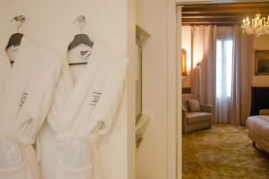 Hotels Hotel Spa - Au Charme Rabelaisien : photos des chambres