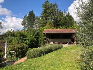 Maisons de vacances Maison/Gite familial dans le Jura a 200m du lac avec piscine privee : photos des chambres