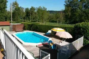 Maisons de vacances Maison/Gite familial dans le Jura a 200m du lac avec piscine privee : photos des chambres