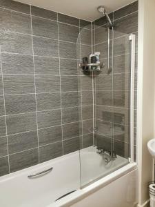 Helenas Place (7 minutes walk to Nottingham Train station)