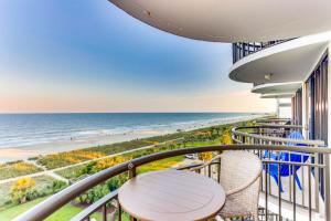 One-Bedroom Apartment room in Hosteeva Oceanfront Meridian Plaza Condo