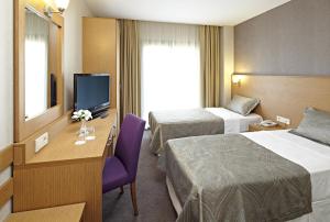 Standard Triple Room room in Ayvalik Cinar Hotel