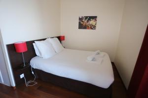 Appart'hotels O'Sullivans Bar and Hotel : Chambre Double avec Terrasse - Vue sur Mer