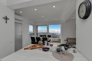 Luxury Apartment POSEIDON - Free Beach parking