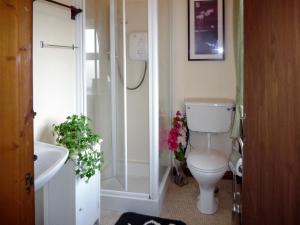 Bridies Holiday Cottage Roundstone by Trident Holiday Homes