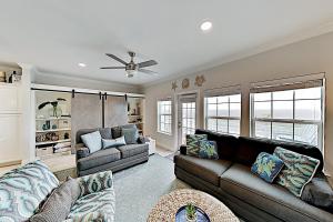 Four-Bedroom Townhouse room in Pathway to the Sea - New-Build Townhome - Pool townhouse