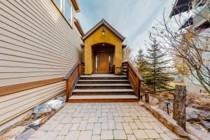 Whiskey Mountain Lookout