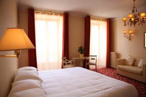 Hotels Hotel Le Roncevaux : photos des chambres