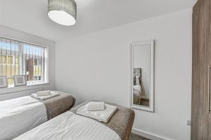 St Martins 2 Bedroom Apartments in Ruislip By 360 Stays