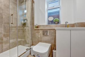 St Martins 2 Bedroom Apartments in Ruislip By 360 Stays