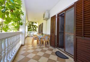 Apartment 1 room in Apartments Snježa - green house