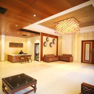 Regency Square Hotel