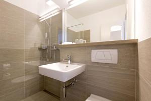 Double Room with Lake View room in See & Park Hotel Feldbach
