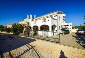 Apartments Lela 534
